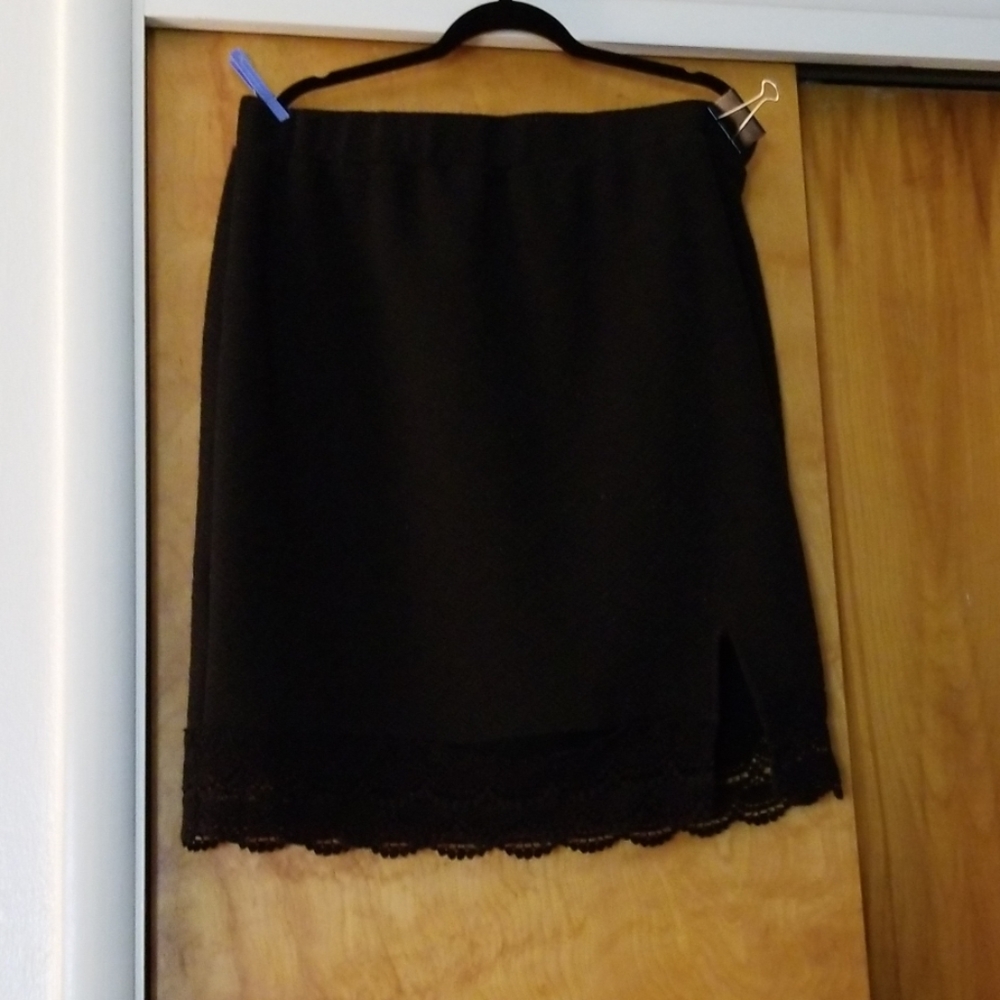 Black Quilted Skirt with Lace trim